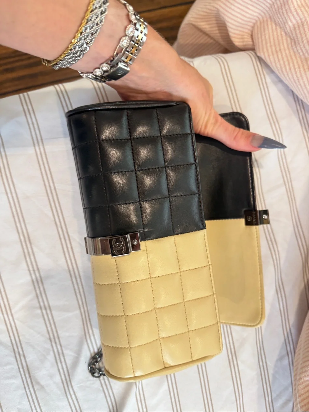 CHANEL Y2K Karl Lagerfeld era 2-Tone Quilted Shoulder bag/clutch - Black & Cream